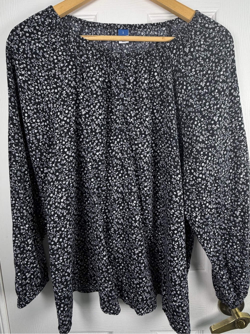 Old Navy Black White Floral Peasant Blouse Womens L Boho Cottagecore Lightweight